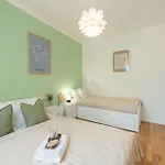 Apartment 2br - 1 - Elevator - Self Check-in Prague