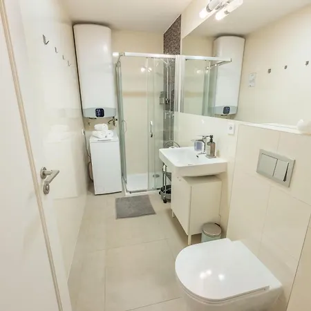 Homely I 38m2 I Elevator I Self Check-in Apartamento
