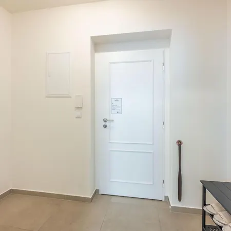 Homely I 38m2 I Elevator I Self Check-in * Praga