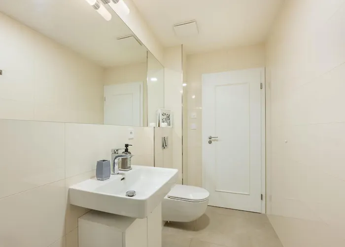 2br - 1 - Elevator - Self Check-in * 프라하