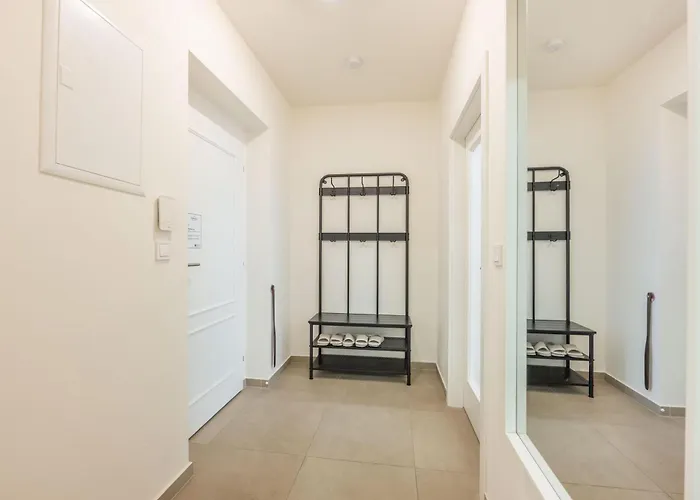 2br - 1 - Elevator - Self Check-in *